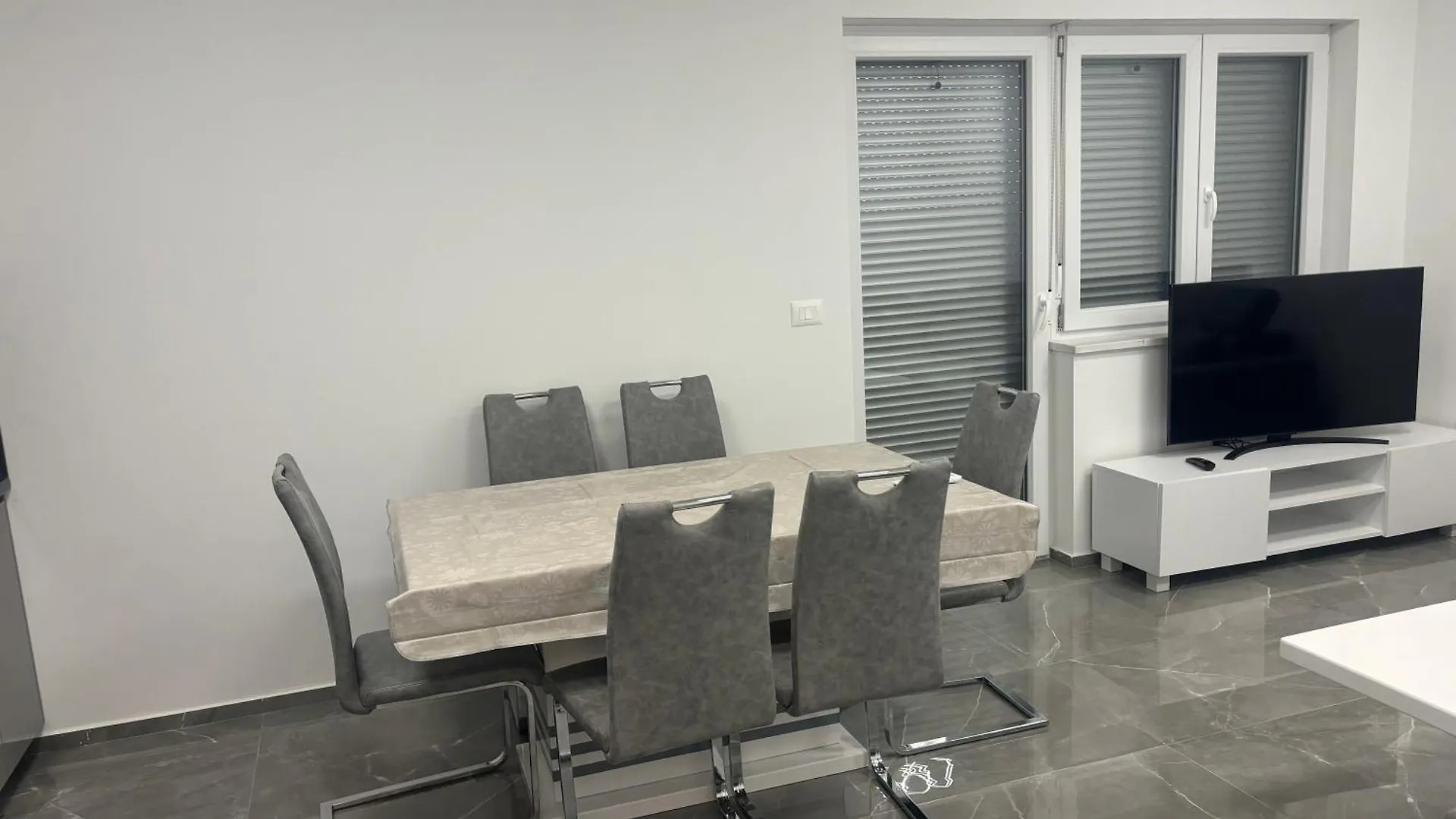 Apartman Tini 2 Pula 0*,